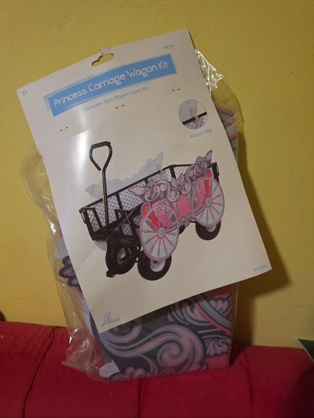 NIP Princess Carriage Halloween Decor Wagon Kit Seasons USA Trick Or Treat Fun!